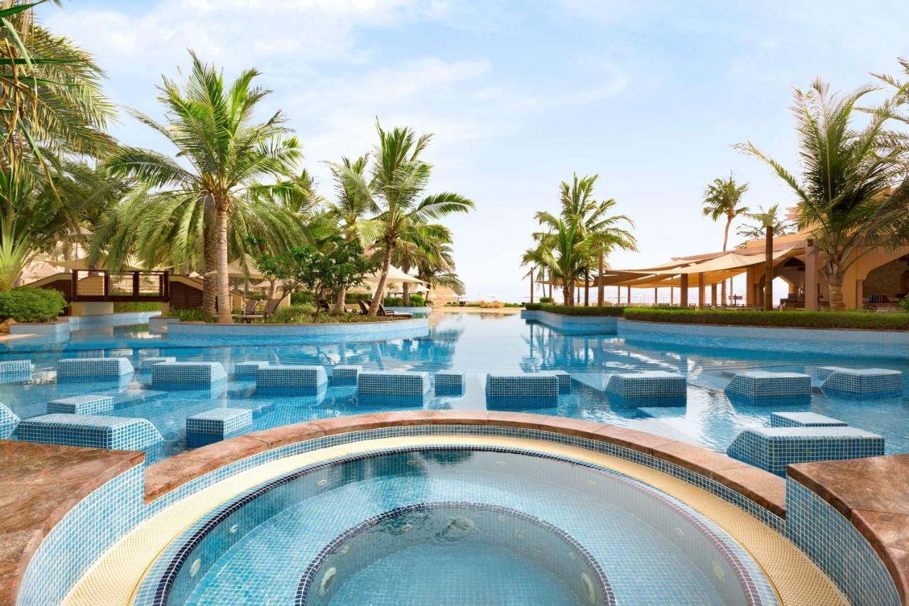 Shangri-La Barr Al Jissah, Muscat Exterior photo The swimming pool at the resort