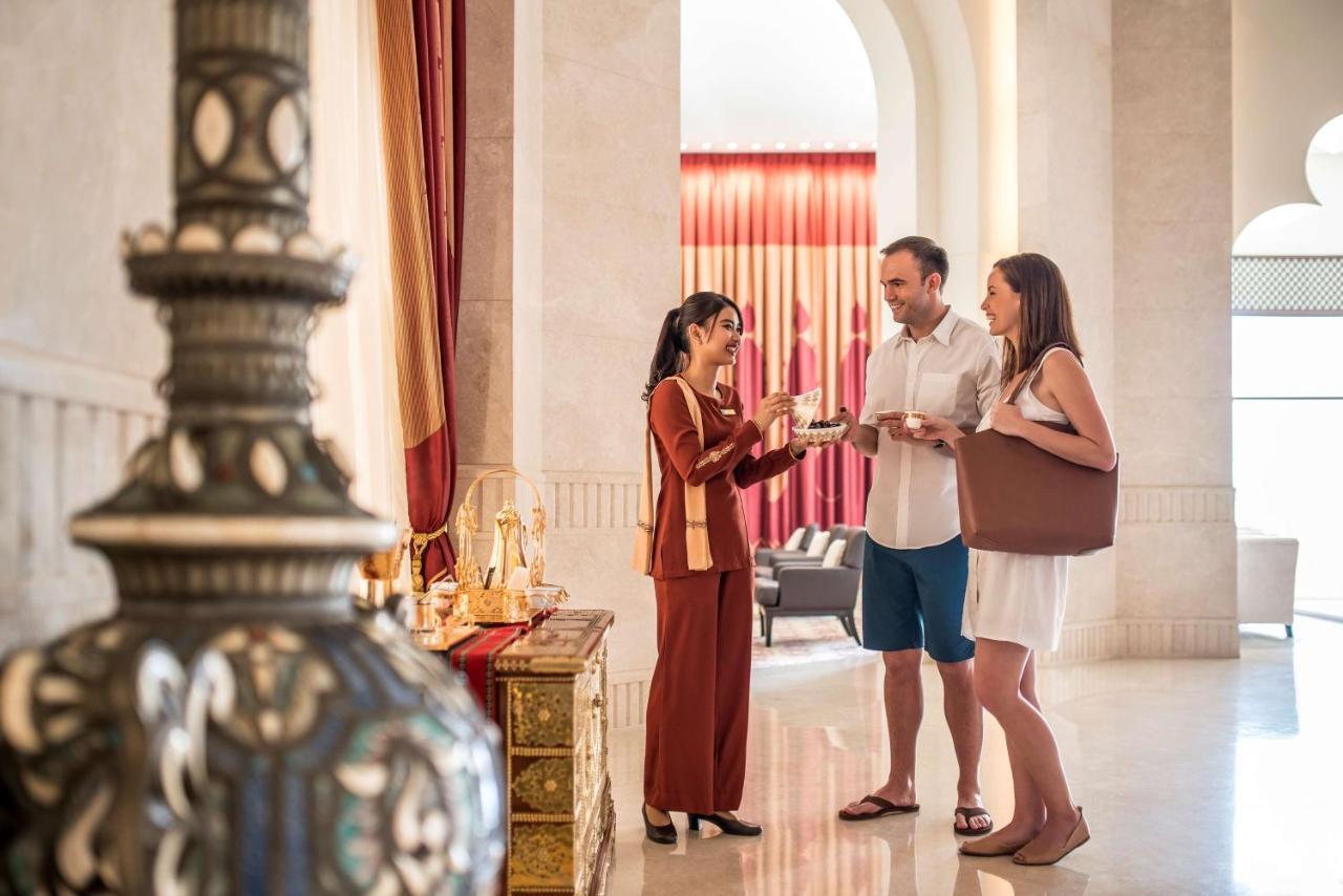 Shangri-La Barr Al Jissah, Muscat Exterior photo Concierge at Jumeirah Atlantis