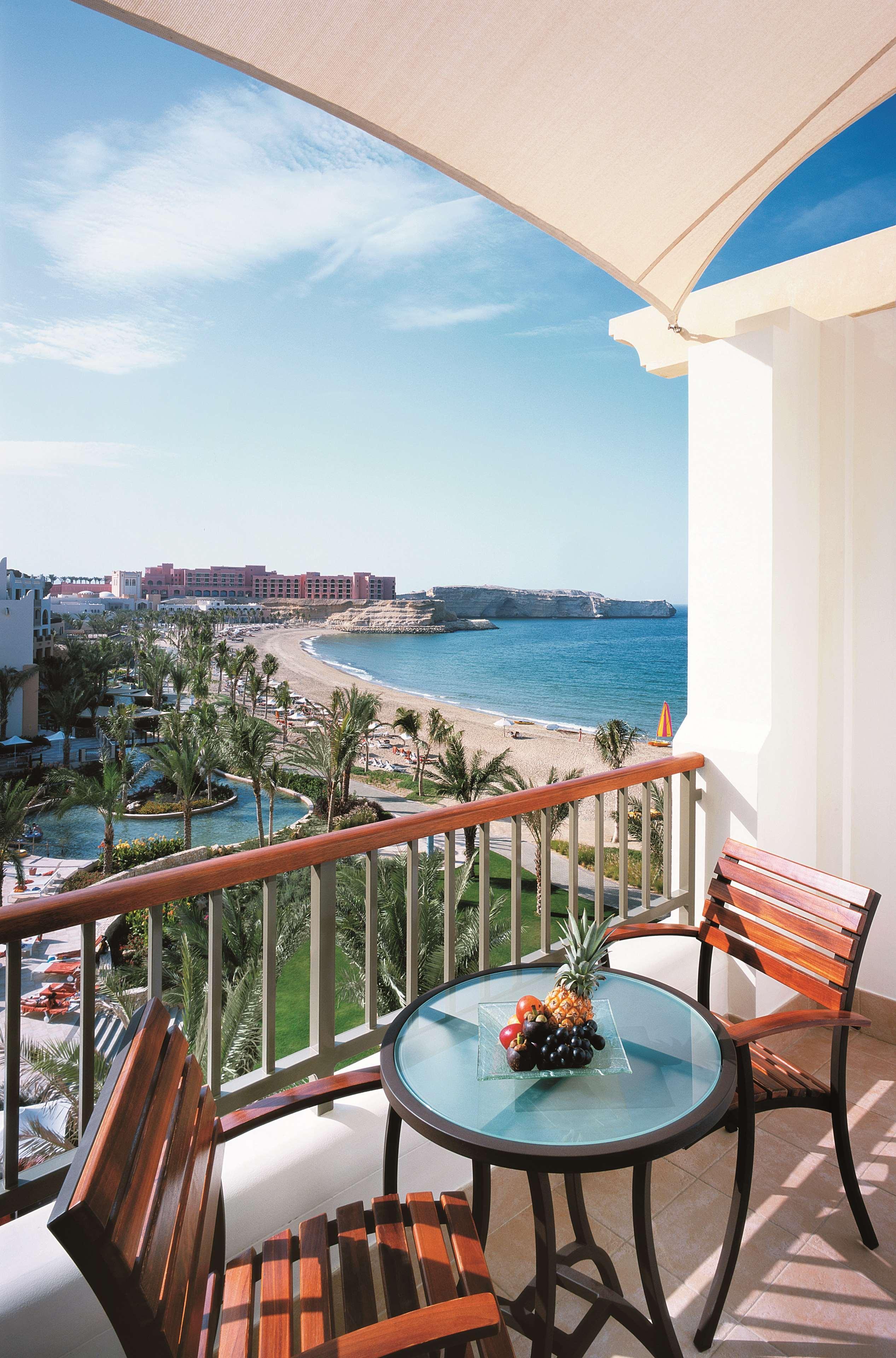 Shangri-La Barr Al Jissah, Muscat Restaurant photo Balcony view of the beach at Hilton Sharm El Sheikh Resort