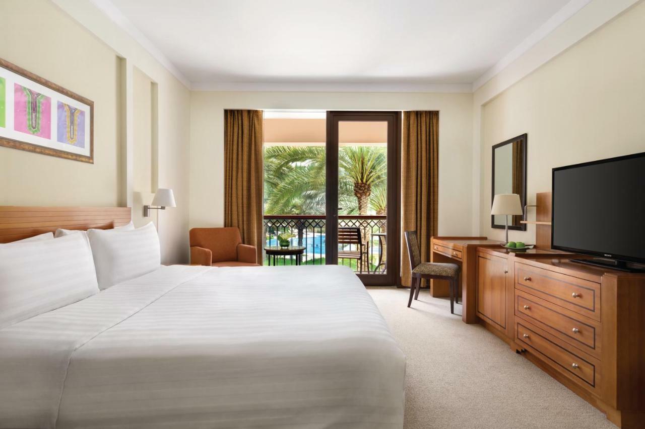 Shangri-La Barr Al Jissah, Muscat Exterior photo A guest room at the Hilton Sharm El Sheikh Resort